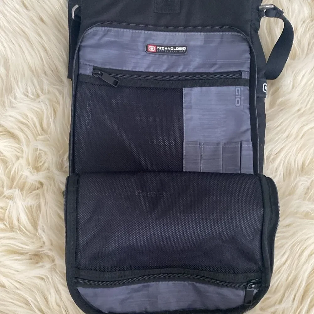 OGIO Nylon Laptop Black/Silver Cross Body Padded Bag Adjustable Strap Pockets